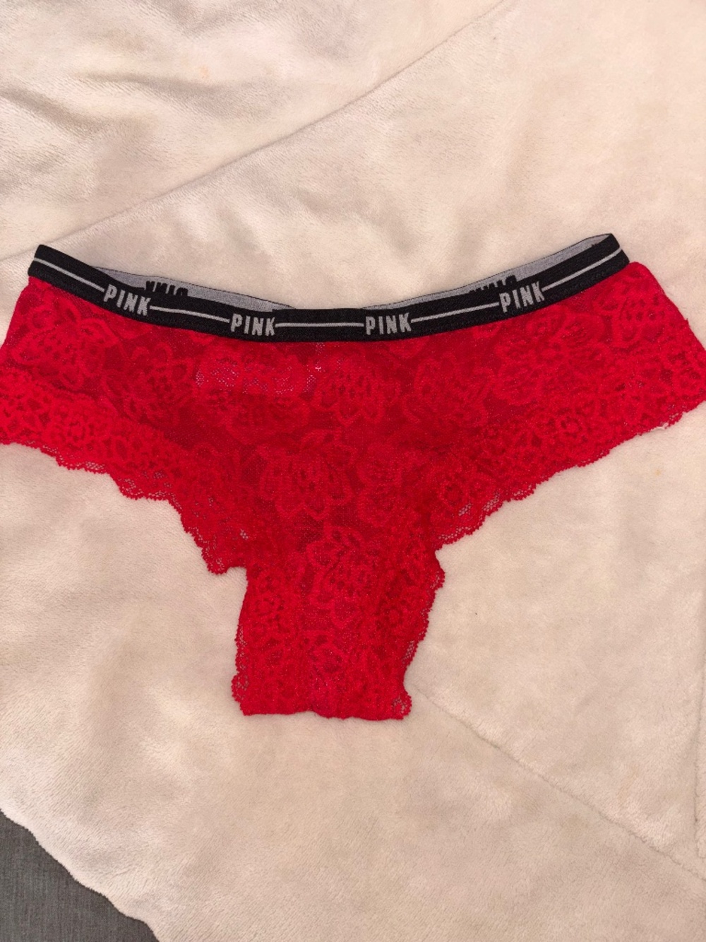 Red lace VS